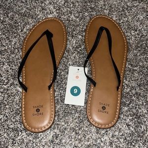new with tags never worn flip flops